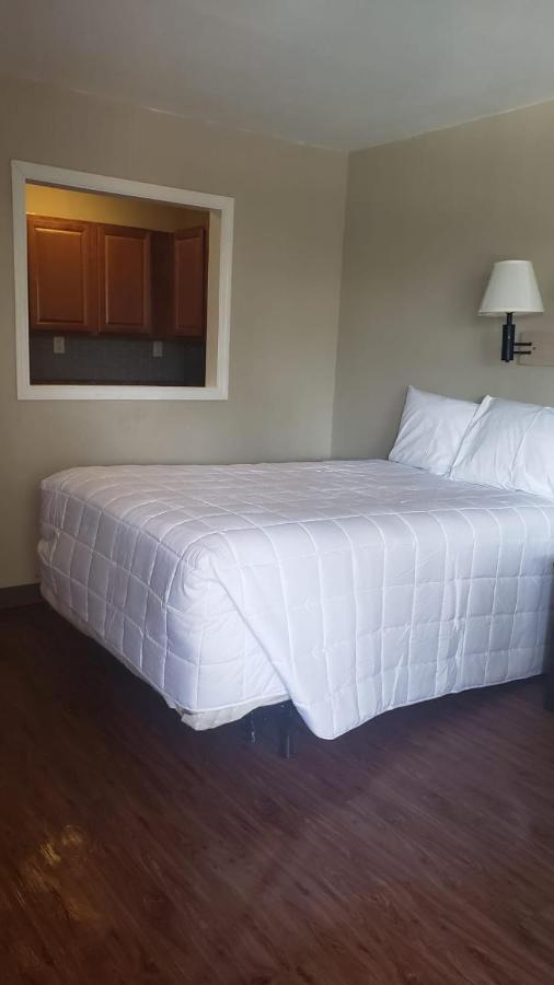 Fairbridge Inn & Suites Richmond Hill Buitenkant foto