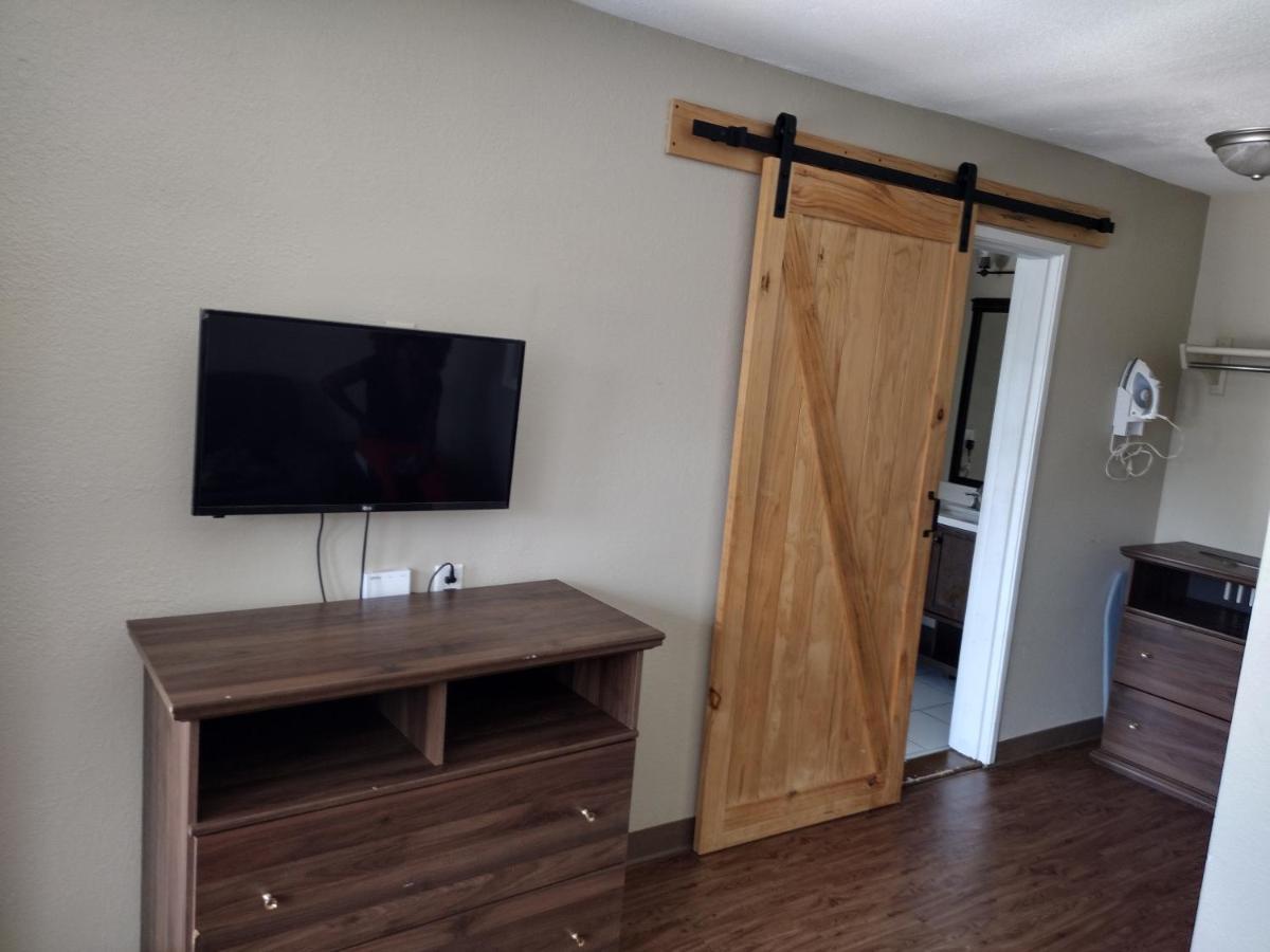 Fairbridge Inn & Suites Richmond Hill Buitenkant foto